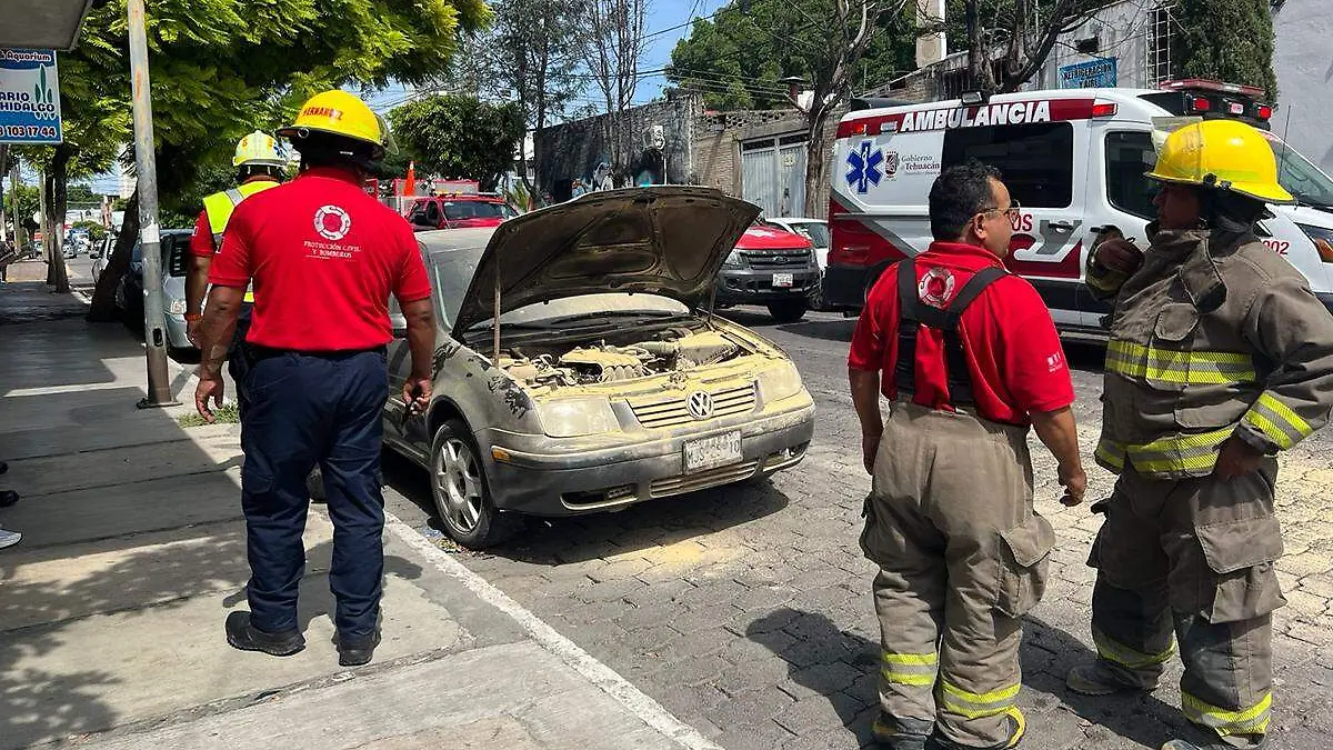 conato de incendio en automovil en Tehuacan